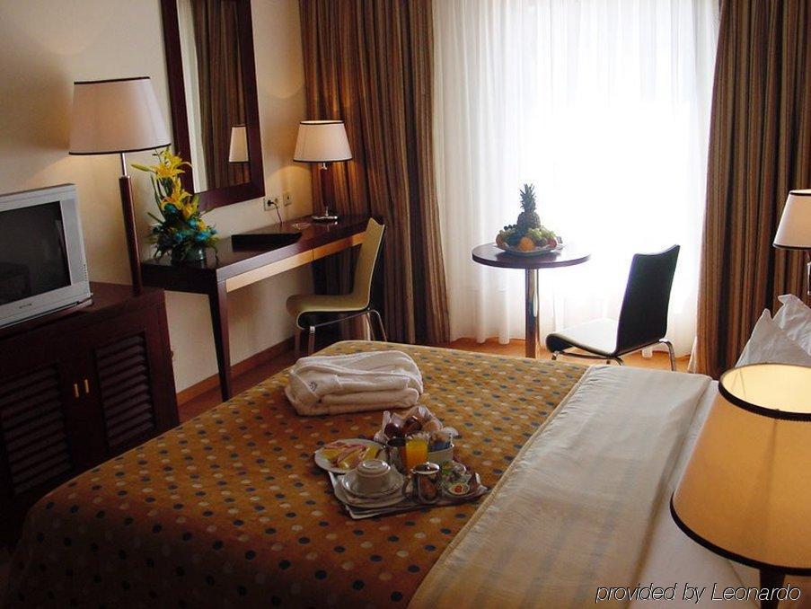 Vip Executive Santa Iria Hotel Santa Iria da Azoia Esterno foto
