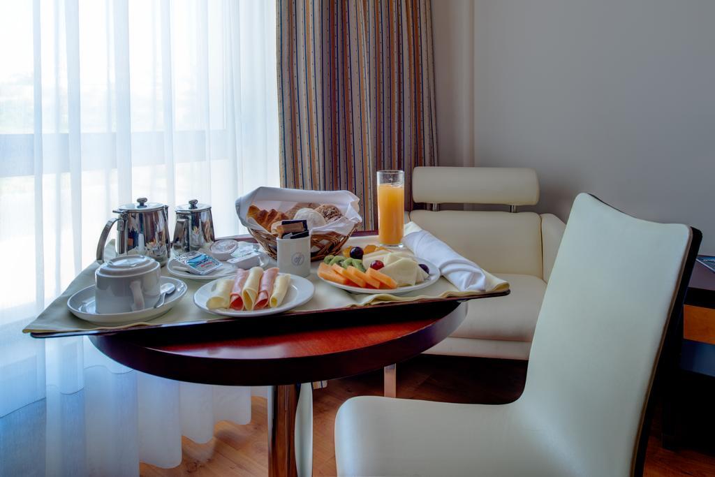 Vip Executive Santa Iria Hotel Santa Iria da Azoia Esterno foto